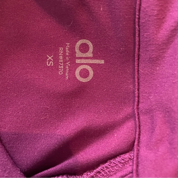 ALO Yoga Wine Color Mantra Long Sleeve Shirt XS - Picture 11 of 12